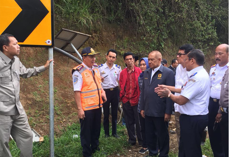 Rombongan Komisi IV DPRD Jabar saat Mengunjungi Lokasi Kecelakaan di Tanjakan Emen (foto IST)