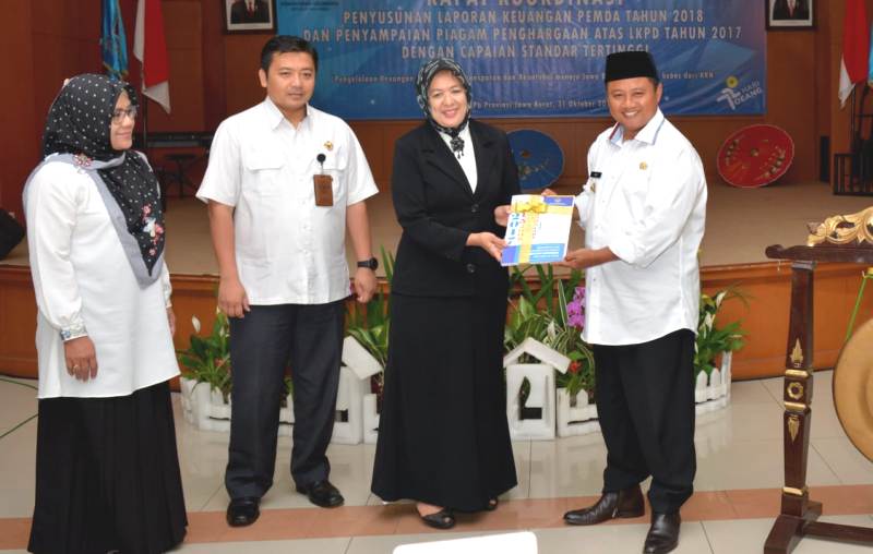 Wagub Dorong Semua Kota/Kab di Jabar Raih Predikat WTP (foto ist)