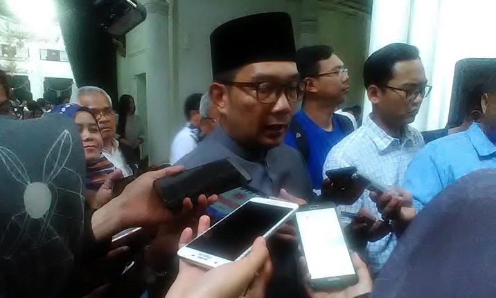 Gubernur Jawa Barat Ridwan Kamil Saat diwawancarai (foto Yusuf Mugni)