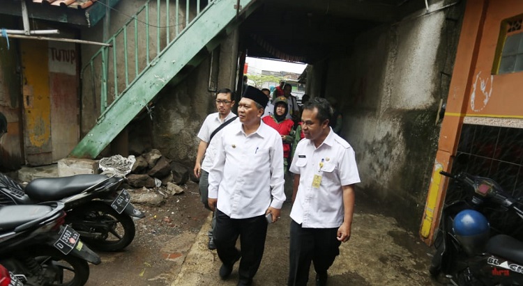 Wali Kota Bandung Oded M Danial Saat Melayat Korban Lion Air (foto Yusuf)