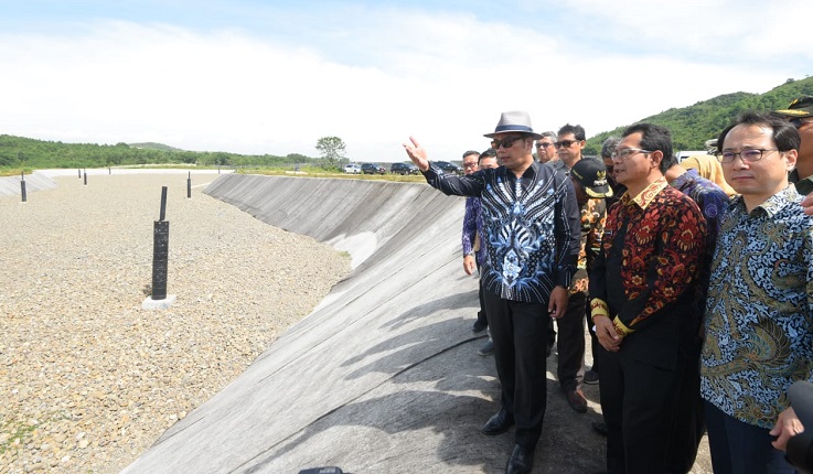 Gubernur Jabar Ridwan Kamil saat melihat TPPAS Regional Luna Nambo di Kabupaten Bogor (foto IST)