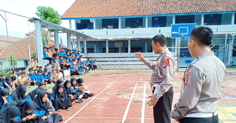 Satlantas Polres Ciamis Satroni SMA Informatika Ciamis (foto Husen )