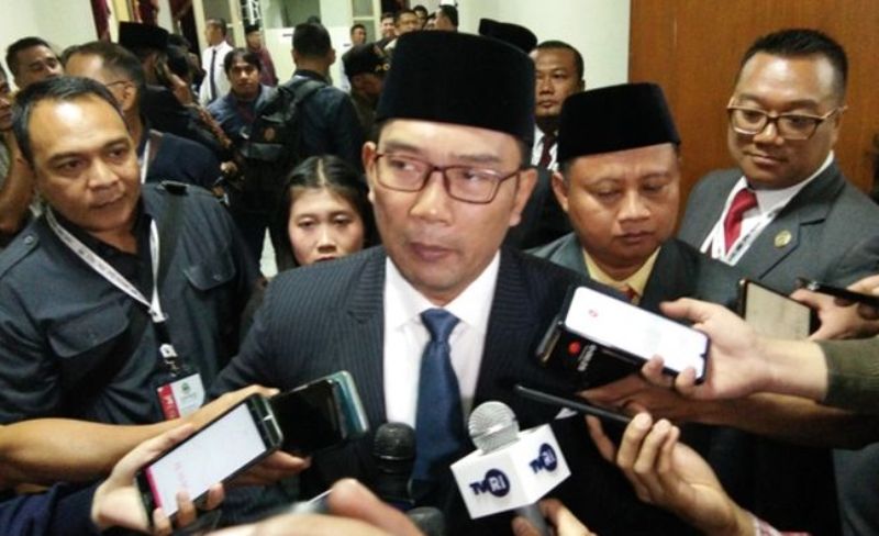 Gubernur-Jabar-Ridwan-Kamil-seusai-rapat-paripurna-DPRD-Jabar-2019-2014 (foto web)