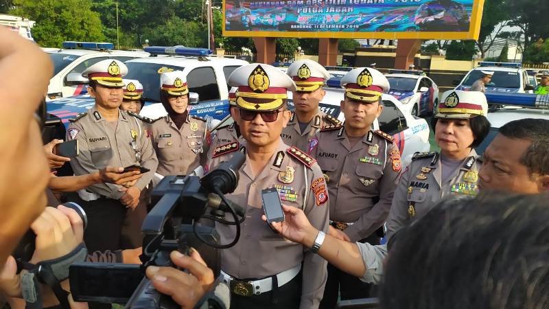 Dir Lantas Polda Jabar Kombes Eddy Junaedy Memaparkan Persiapan Pengamanan Natal dan Tahun Baru (foto Martin) Natal