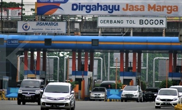 Tol Jagorawi Sejumlah kendaraan melewati Gerbang Tol Bogor, Ciheuleut, Kota Bogor, Jawa Barat, Selasa (13/3).