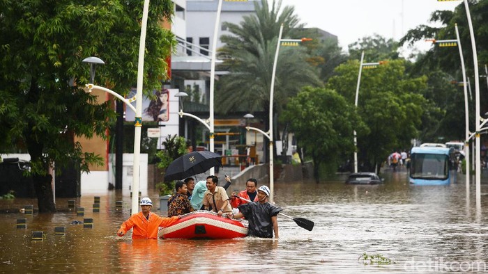 16 Orang Meninggal Dunia Akibat Banjir di Jabodetabek