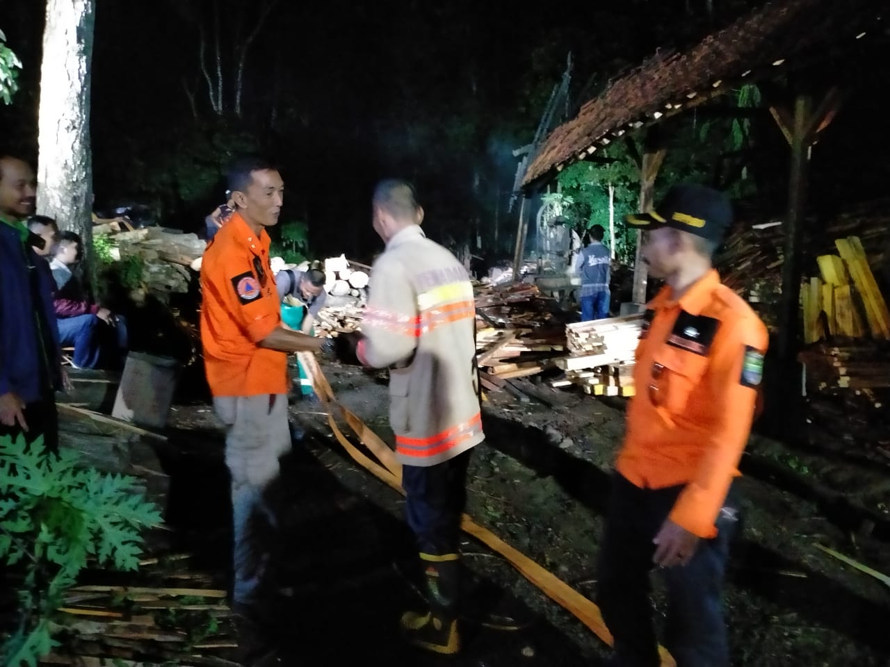 Tempat Penggergajian Kayu Di Ciamis Ludes Terbakar