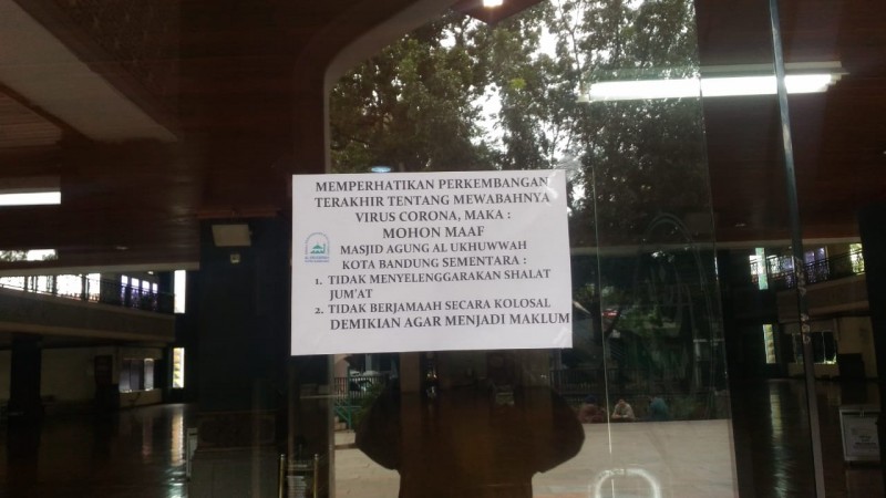 Akibat Corona, DKM Masjid Al-Ukhuwwah Resmi Tiadakan Shalat Jumat Dan Berjamaah Sementara Waktu.