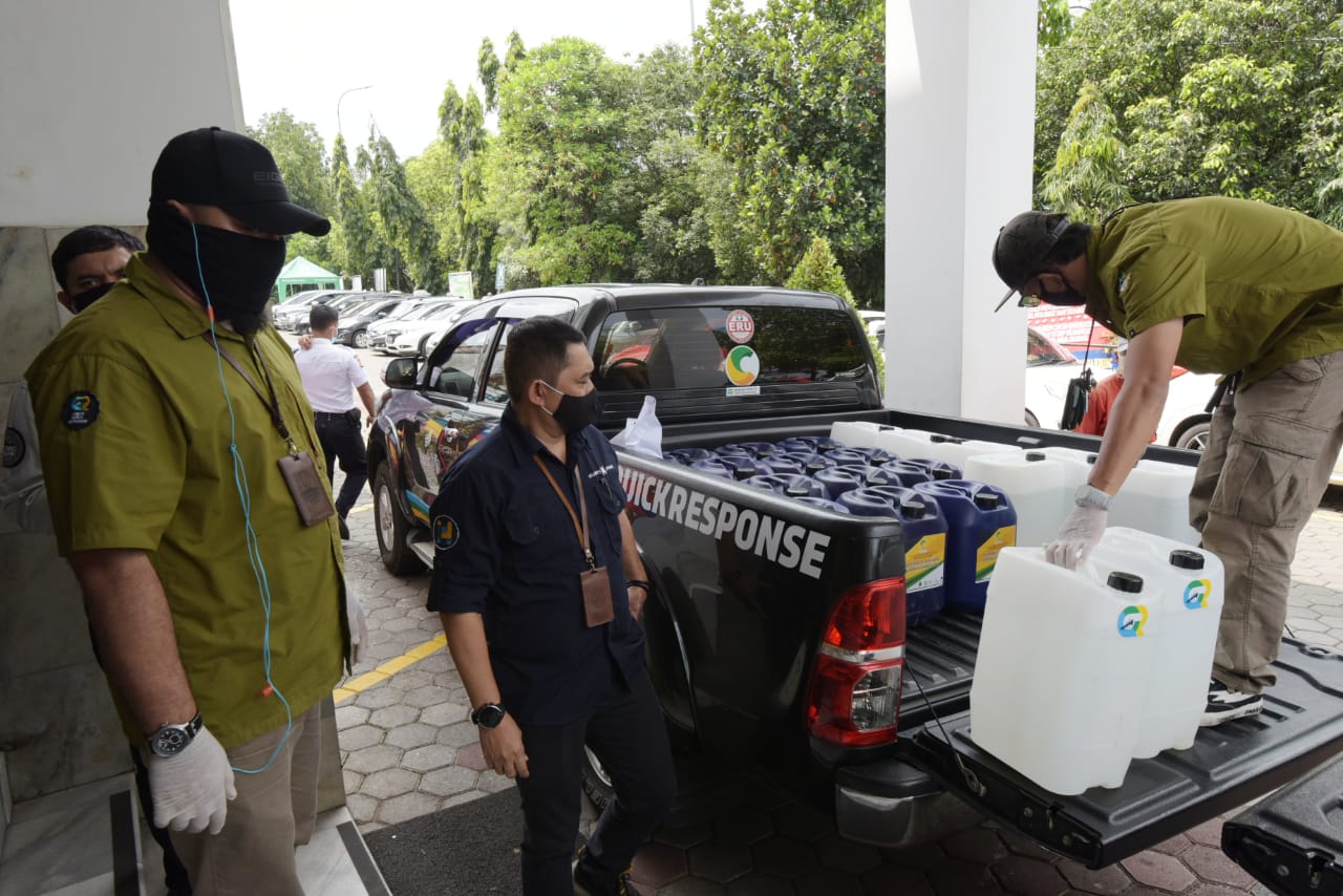 Tekan Penyebaran Covid-19, JQR Salurkan Ribuan APD ke RSHS Bandung