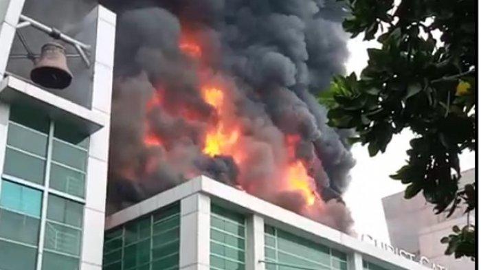 Gereja Christ Cathedral Diamuk Si Jago merah