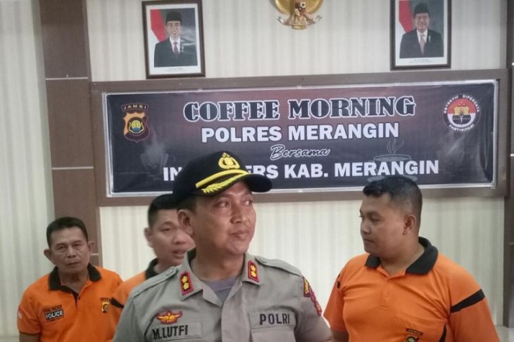 5 pelaku