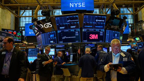 Wall Street Dibuka Naik Tipis Jelang Pengumuman Bank Sentral AS