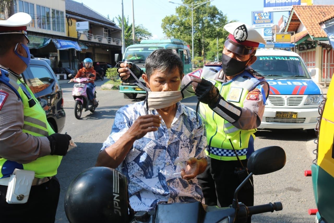 Soal Denda Masker, Polrestabes Bandung Lakukan Sosialisasi