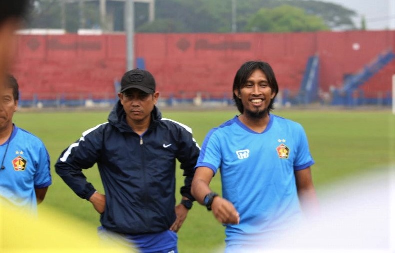 Fokusjabar.id persik kediri pelatih mantan persib