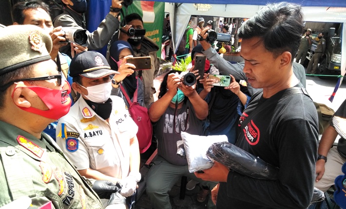 FOKUSJabar.id Satpol PP Kota Bandung razia masker