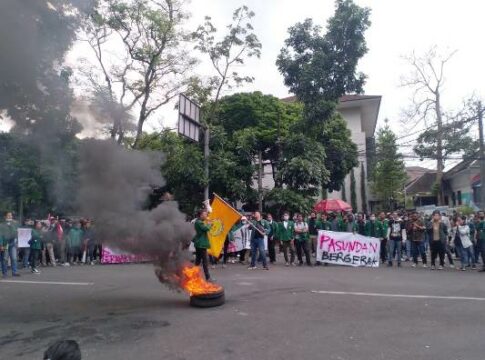 penolakan UU Cipta Kerja