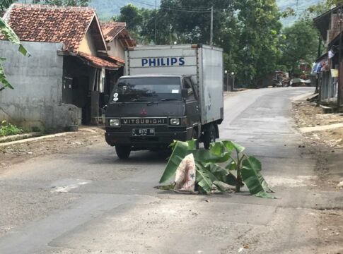 jalan raya cibatu-garut fokusjabar.id