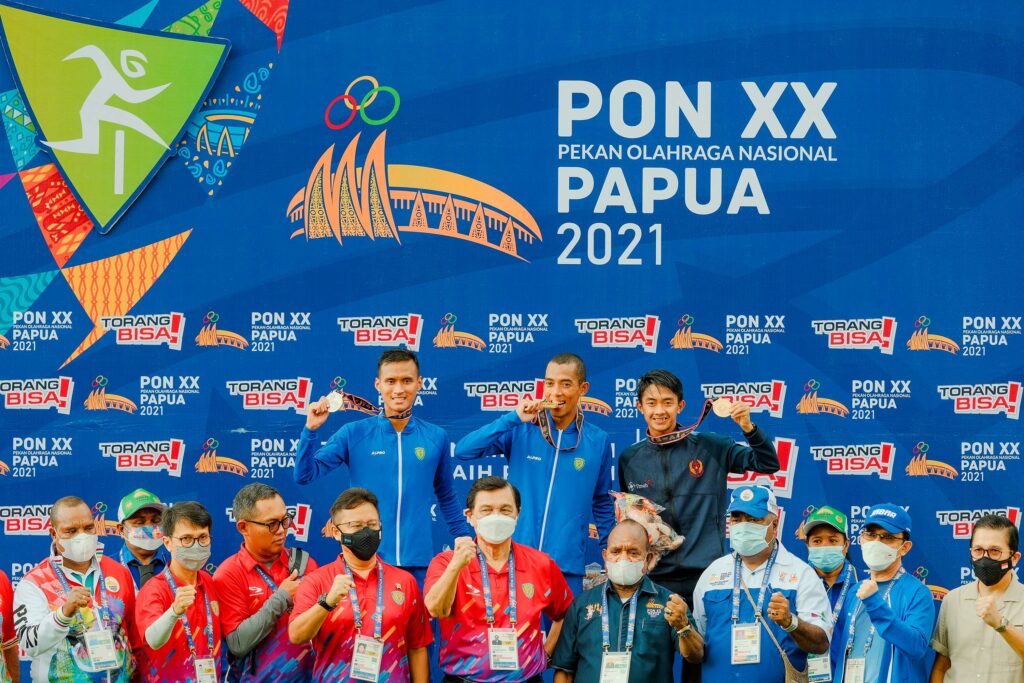 fokusjabar.id PON XX Atletik Jabar medali emas Agus Prayogo