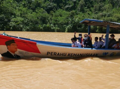 perahu kemanusiaan