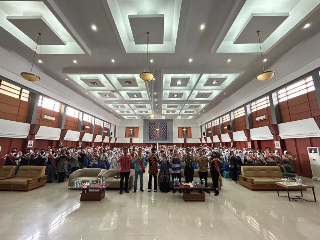 Ketfot: FPSH HAM Jabar menggelar Kick-Off dan General Meeting di Dinas Pendidikan (Disdik) Provinsi Jabar tepatnya di Aula Ki Hajar Dewantara.