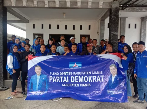 Rangkaian Roadshow Penyerahan SK DPAC dan Pleno DPRt DPC Partai Demokrat Ciamis diakhiri di Desa Banjarangsana Kecamatan Panumbangan Ciamis