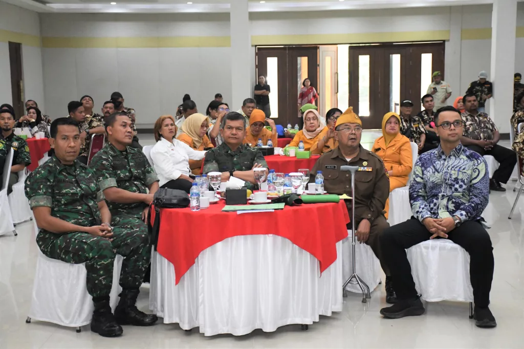Pertemuan dengan Keluarga Besar TNI (KBT) dan sejumlah Ormas Se-Sumatera Utara, bertempat di di Balai Prajurit Makodam I/BB, Medan, Sumatera Utara