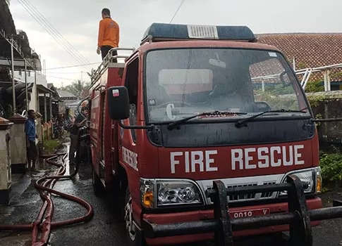 Mobil damkar kota banjar