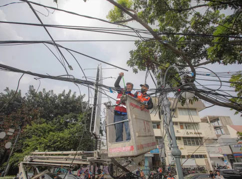 Pemerintah Kota (Pemkot) Bandung manargetkan penertiban kabel udara di sepanjang Jalan L.L.R.E Martadinata (Jalan Riau) hingga simpang Jalan Ahmad Yani tuntas tahun ini -Istimewa- (FokusJabar/Yusuf Mugni)