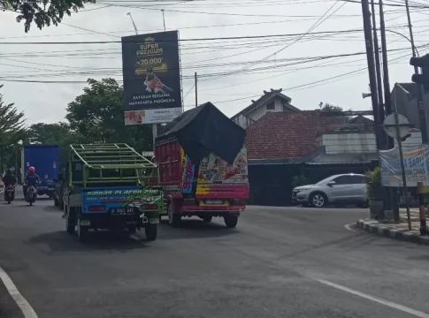 Lampu Lalu Lintas (Traffic Light) yang berada di simpang Empat Lokasana Jalan Ir Haji Juanda-Jalan RA Kartini