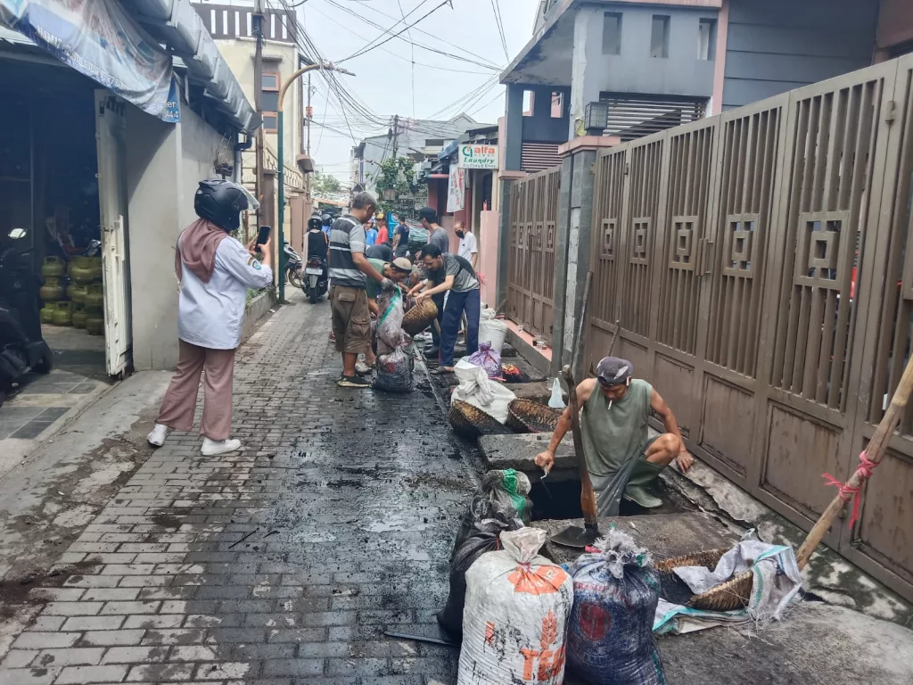 Pemerintah Kota (Pemkot) Bandung Kembali Menggelar Program Padat Karya di 10 Kelurahan di Kota Bandung Pada 15 Februari Hingga 5 Juni 2023 Mendatang -Istimewa- (FokusJabar/Yusuf Mugni)