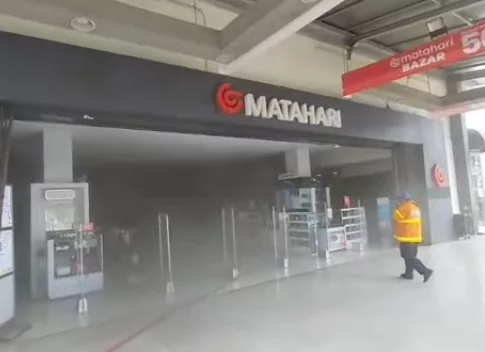 Matahari Depstore Tasikmalaya Terbakar, Kepulan Asap Tebal Dari Dalam Mall (ist)