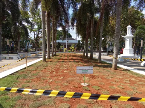 DPRKPLH Ciamis Imbau Warga Jangan Dulu Injak Rumput di Alun-alun Ciamis