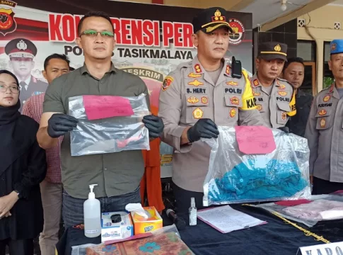 Kapolres Tasikmalaya gelar ekspose penganiayaan terhadap istri.