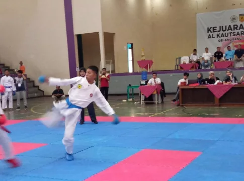 Ketpot: Para Karateka saat berlaga di Open Festival Al Kautsar Ciamis