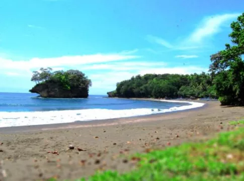 pantai madasari fokusjabar.id