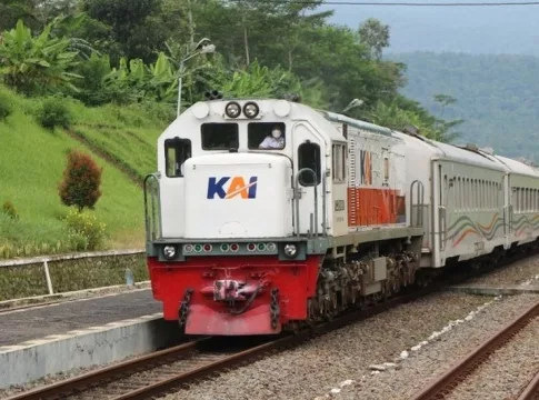 kereta api fokusjabar.id