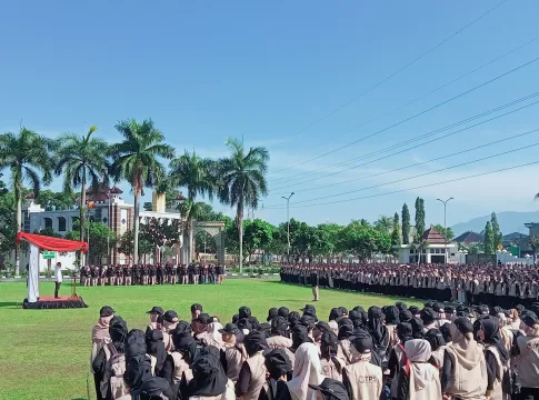 Ket foto : Apel Siaga Pengawasan Pemilu 2024 Tingkat Kota Tasikmalaya di Halaman Balekota Tasikmalaya. (fokusjabar/Seda)