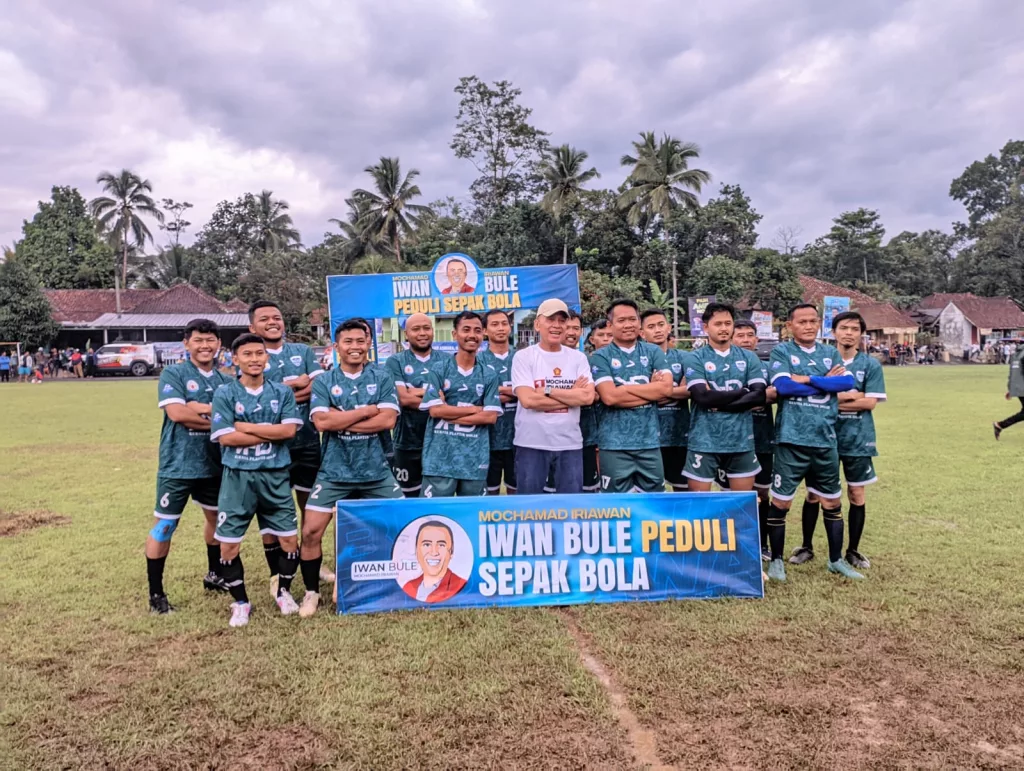 Darussalam FC Bersama Eks Ketua Umum PSSI Iwan Bule