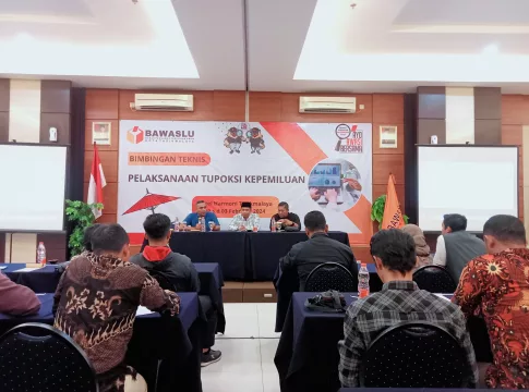 Ket foto : Pelaksanaan Bimtek Tupoksi Bawaslu Kota Tasikmalaya Dalam Proses Pelaksanaan Pemilu Serentak 2024 (fokusjabar/Seda)