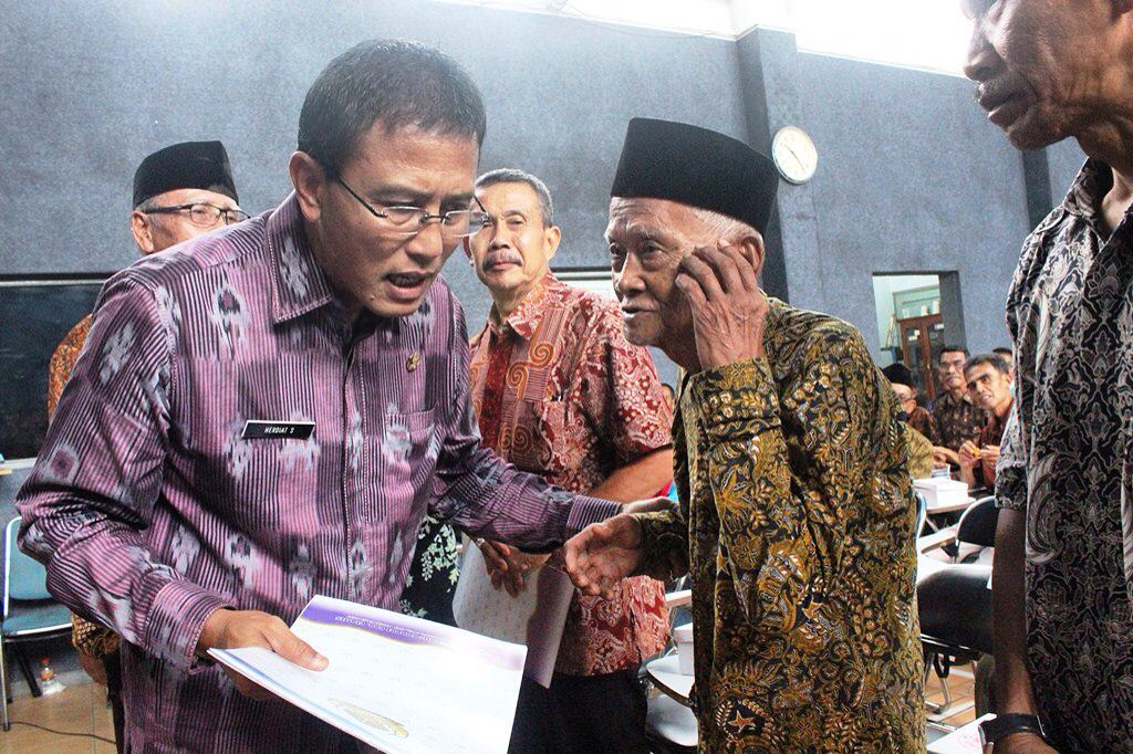 Bupati Ciamis Herdiat Sunarya Mendengarka Keluhan Masyarakat