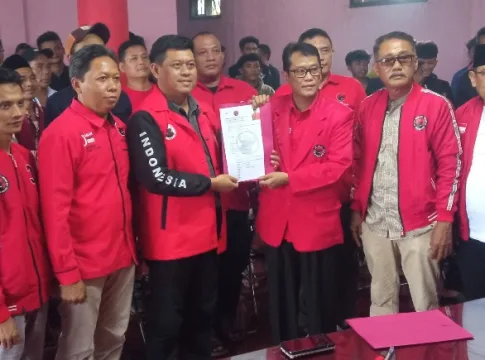 Nanang Permana Serahkan Berkas Bacalon Bupati Ke DPC PDIP Ciamis