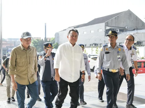 Kunjungan Sekda Provinsi Jabar Herman Suryatman ke Outlet Samsat Digital di Gedung Baru Terminal Leuwipanjang, Kota Bandung, Sabtu (6/4/2024).