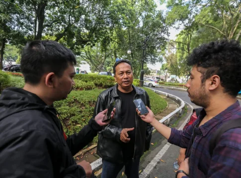 Keterangan Foto: Pelaksana Harian Kepala Dishub Kota Bandung, Asep Koswara Menjelaskan Kesiapan Braga Free Vehicle