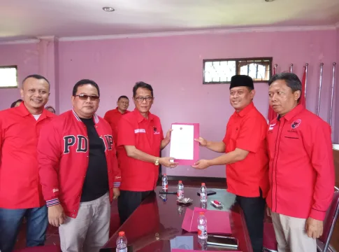 Nanang Permana Ambil Formulir Bacalon Bupati Dari PDIP Ciamis