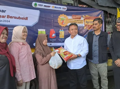 operasi pasar murah bersubsidi