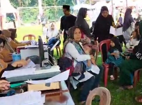 Ketpot: Pelayanan Adminduk oleh Dinas Kependudukan dan Catatan Sipil Kabupaten Ciamis saat moment ulang tahun Desa Pusakanagara Baregbeg Ciamis Jabar