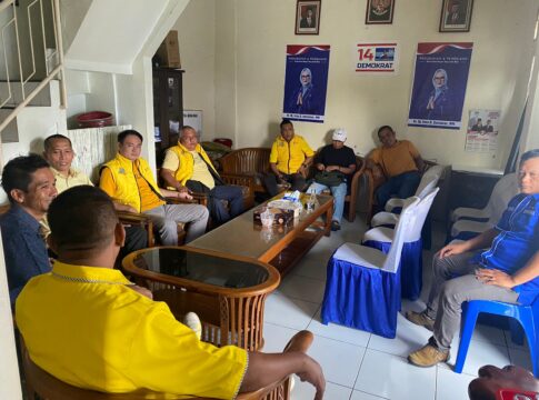 Caption: Golkar menjalin komunikasi ke Partai Demokrat Kota Banjar