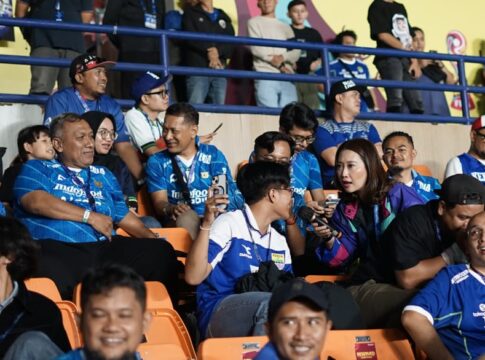 Foto: Pemegang Passport Planet Persib di Stadion Si Jalak Harupat Kabupaten Bandung, Sabtu (18/5/2024). (Dok Planet Persib)