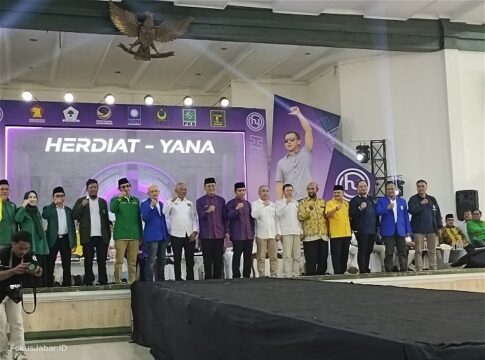 Keterangan foto: Deklarasi Partai Koalisi dan Relawan Herdiat-Yana untuk Pilkada 2024 mendatang (Fauza).