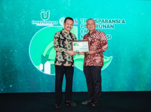 Bank bjb Raih Dua Penghargaan Transparansi dan Penurunan Emisi Korporasi Terbaik 2024